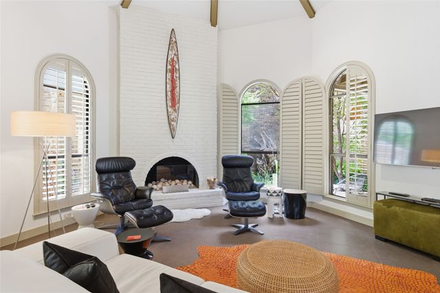 16132 Chalfont Circle, Dallas, TX 75248