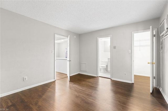 5667 Brickell Rd Apt 6, Norfolk, VA 23502