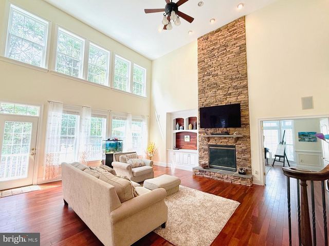 7532 RED HILL DR, Springfield, VA 22153