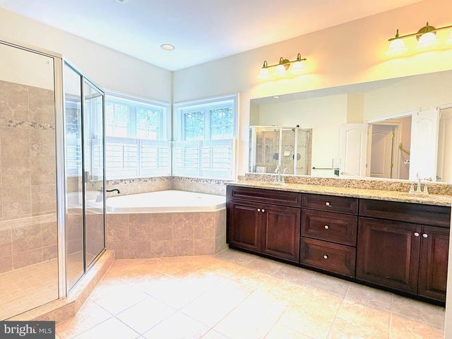 7532 RED HILL DR, Springfield, VA 22153