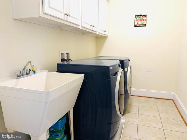 7532 RED HILL DR, Springfield, VA 22153