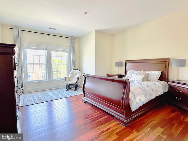 7532 RED HILL DR, Springfield, VA 22153