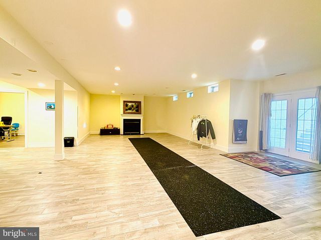 7532 RED HILL DR, Springfield, VA 22153