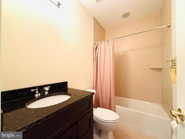 7532 RED HILL DR, Springfield, VA 22153