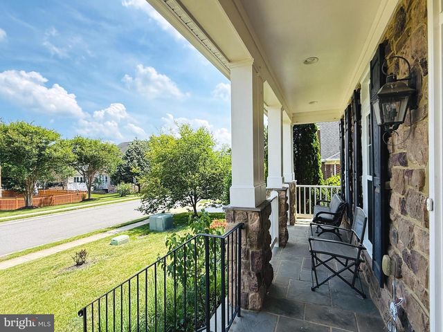 7532 RED HILL DR, Springfield, VA 22153