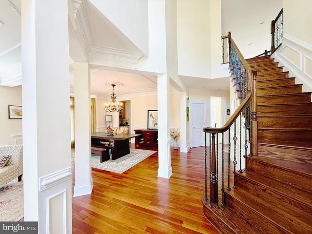 7532 RED HILL DR, Springfield, VA 22153