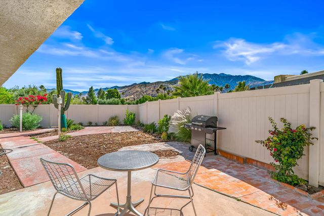 1499 Sunflower Circle N, Palm Springs, CA 92262