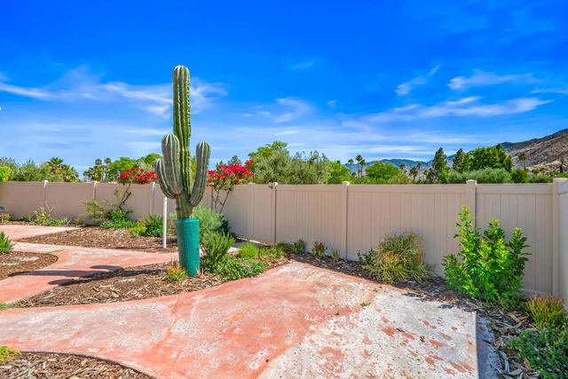 1499 Sunflower Circle N, Palm Springs, CA 92262