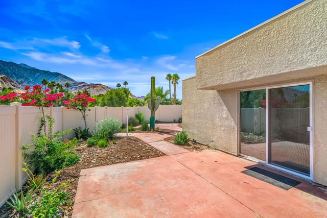 1499 Sunflower Circle N, Palm Springs, CA 92262