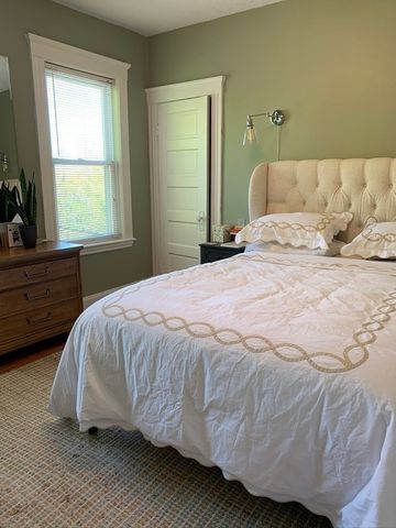 217 Reservoir Rd 2, Brookline, MA 02467