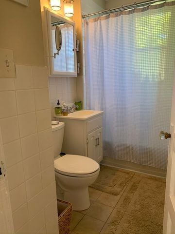 217 Reservoir Rd 2, Brookline, MA 02467