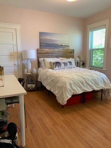 217 Reservoir Rd 2, Brookline, MA 02467