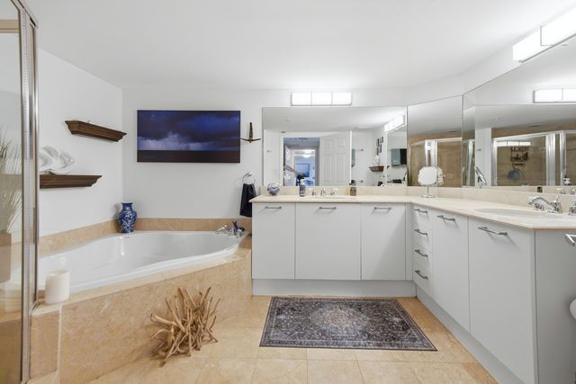 2001 N Ocean Boulevard 702s, Fort Lauderdale, FL 33305