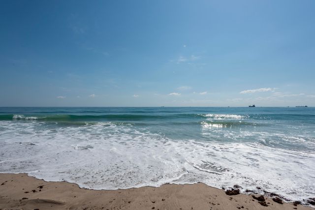 2001 N Ocean Boulevard 702s, Fort Lauderdale, FL 33305