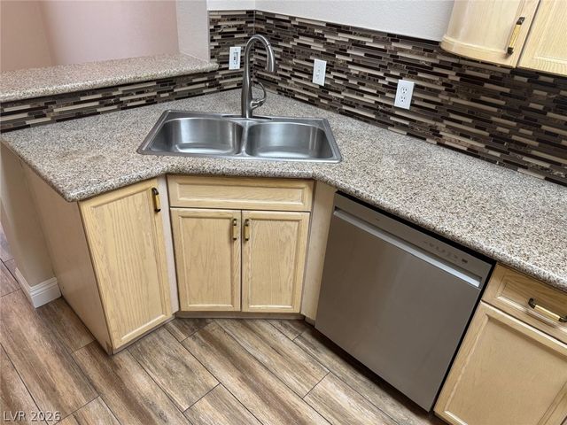 7926 CINA Avenue, Las Vegas, NV 89147