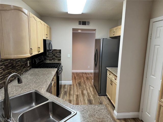 7926 CINA Avenue, Las Vegas, NV 89147