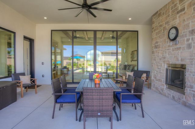 16624 Weatherly Court, Bakersfield, CA 93314