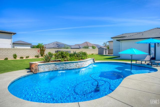 16624 Weatherly Court, Bakersfield, CA 93314