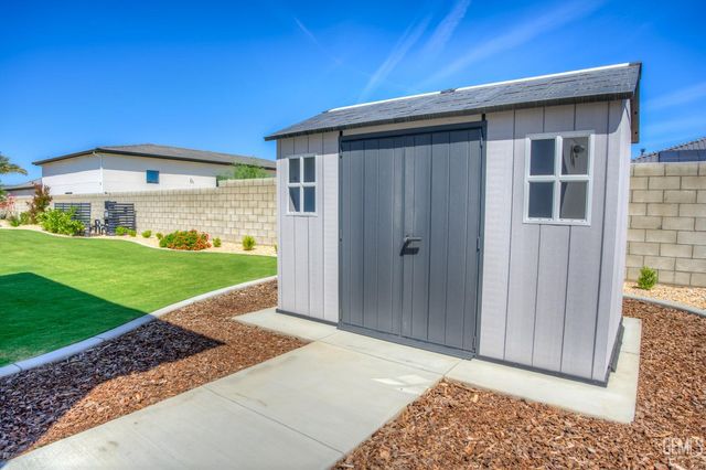 16624 Weatherly Court, Bakersfield, CA 93314