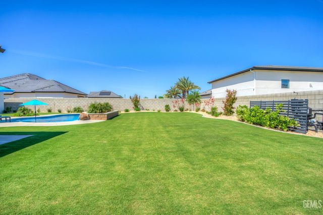 16624 Weatherly Court, Bakersfield, CA 93314