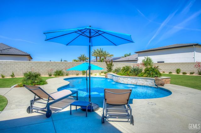 16624 Weatherly Court, Bakersfield, CA 93314