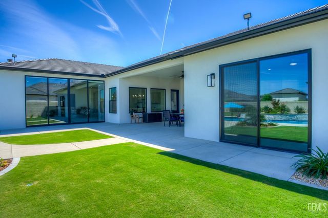 16624 Weatherly Court, Bakersfield, CA 93314