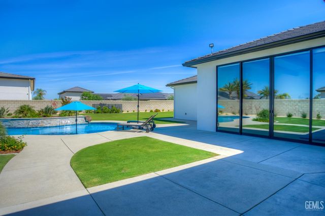 16624 Weatherly Court, Bakersfield, CA 93314