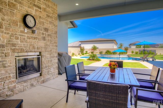 16624 Weatherly Court, Bakersfield, CA 93314