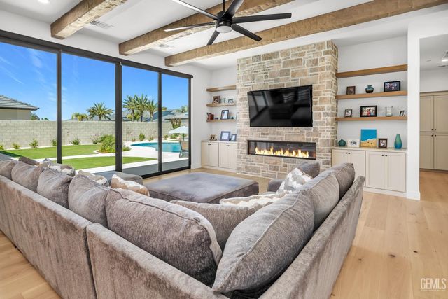 16624 Weatherly Court, Bakersfield, CA 93314