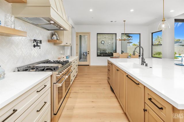 16624 Weatherly Court, Bakersfield, CA 93314