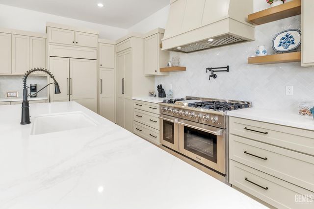 16624 Weatherly Court, Bakersfield, CA 93314