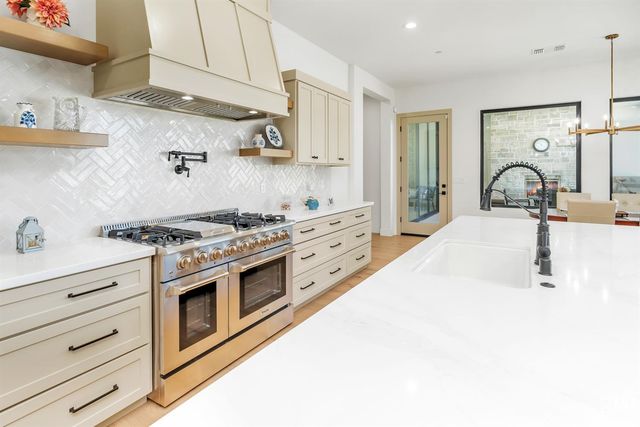 16624 Weatherly Court, Bakersfield, CA 93314