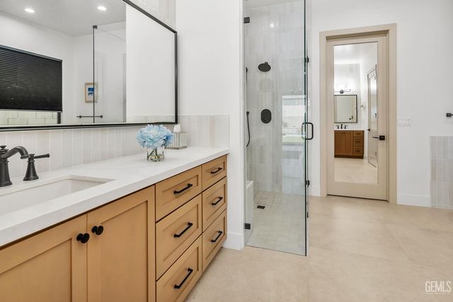 16624 Weatherly Court, Bakersfield, CA 93314