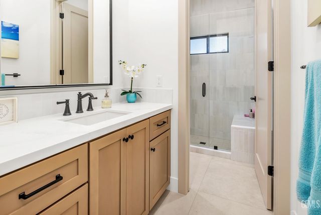 16624 Weatherly Court, Bakersfield, CA 93314