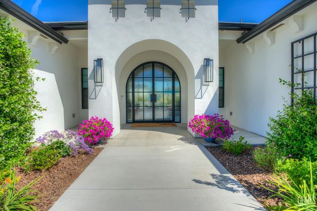 16624 Weatherly Court, Bakersfield, CA 93314