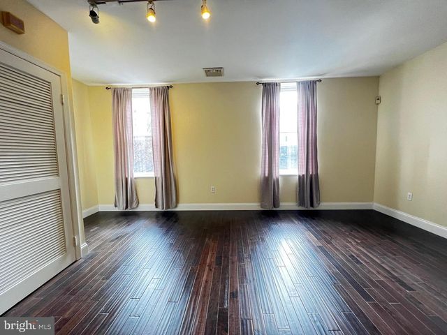 443 Fairmount Ave Side D, Philadelphia, PA 19123