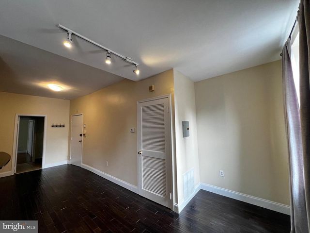 443 Fairmount Ave Side D, Philadelphia, PA 19123