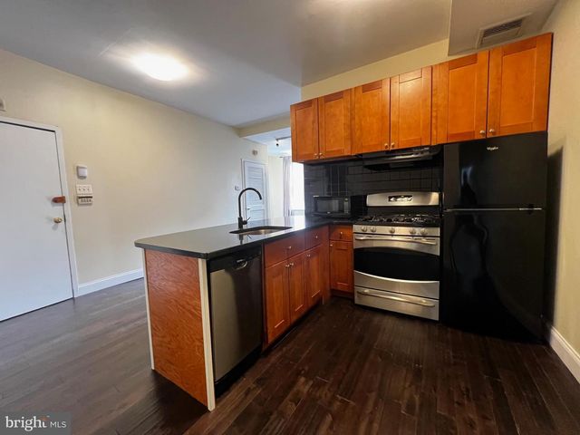 443 Fairmount Ave Side D, Philadelphia, PA 19123