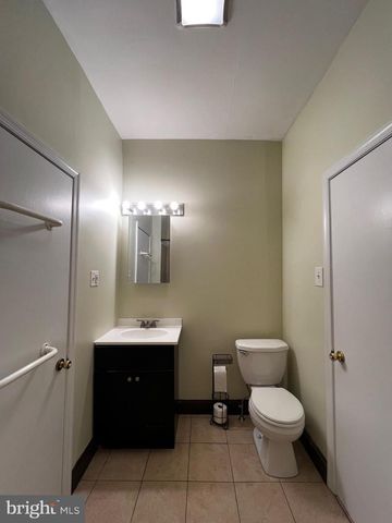 443 Fairmount Ave Side D, Philadelphia, PA 19123