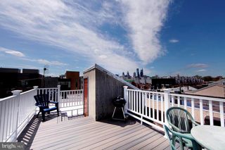 443 Fairmount Ave Side D, Philadelphia, PA 19123