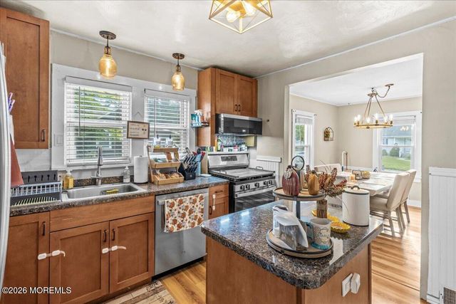 15 Chestnut Street, Waretown, NJ 08758