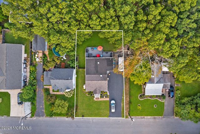 15 Chestnut Street, Waretown, NJ 08758