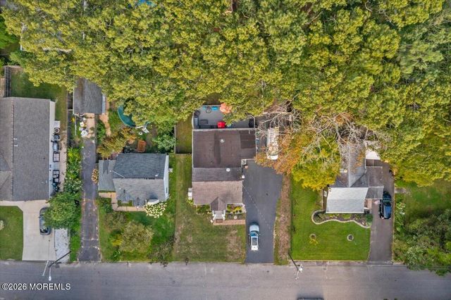 15 Chestnut Street, Waretown, NJ 08758