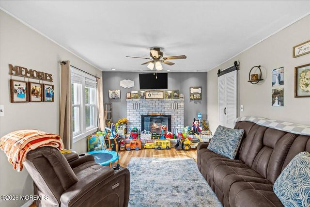15 Chestnut Street, Waretown, NJ 08758