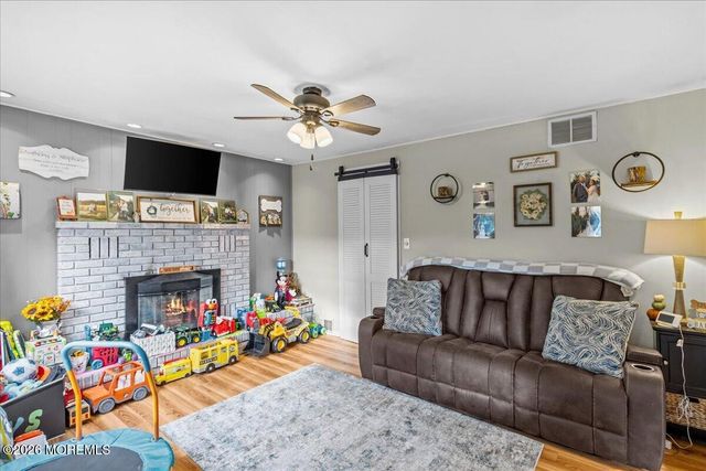 15 Chestnut Street, Waretown, NJ 08758