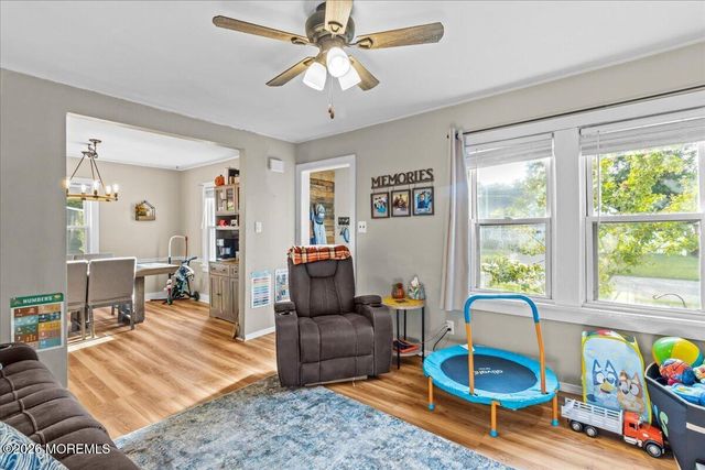 15 Chestnut Street, Waretown, NJ 08758