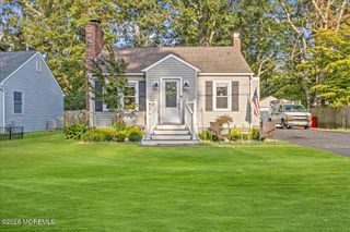 15 Chestnut Street, Waretown, NJ 08758