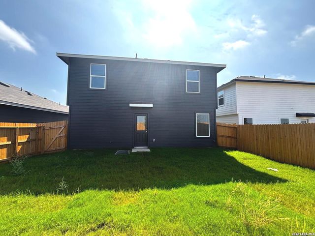 1421 SEQUOIA PARK, Converse, TX 78109