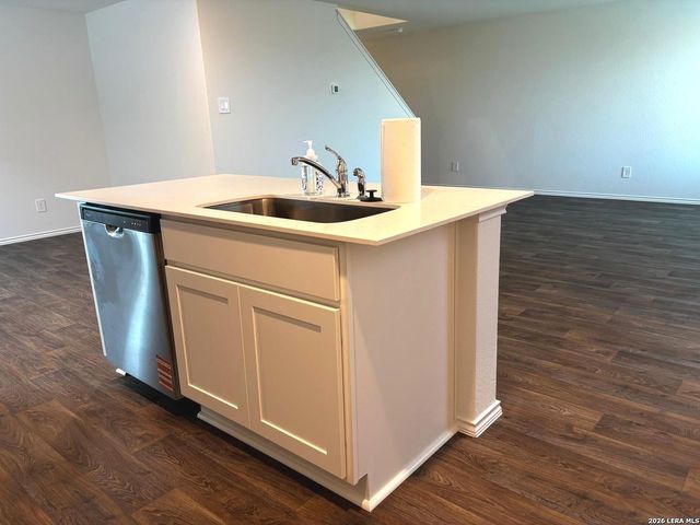 1421 SEQUOIA PARK, Converse, TX 78109
