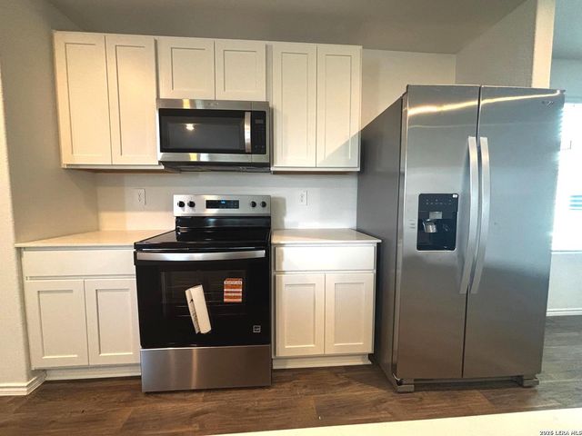 1421 SEQUOIA PARK, Converse, TX 78109